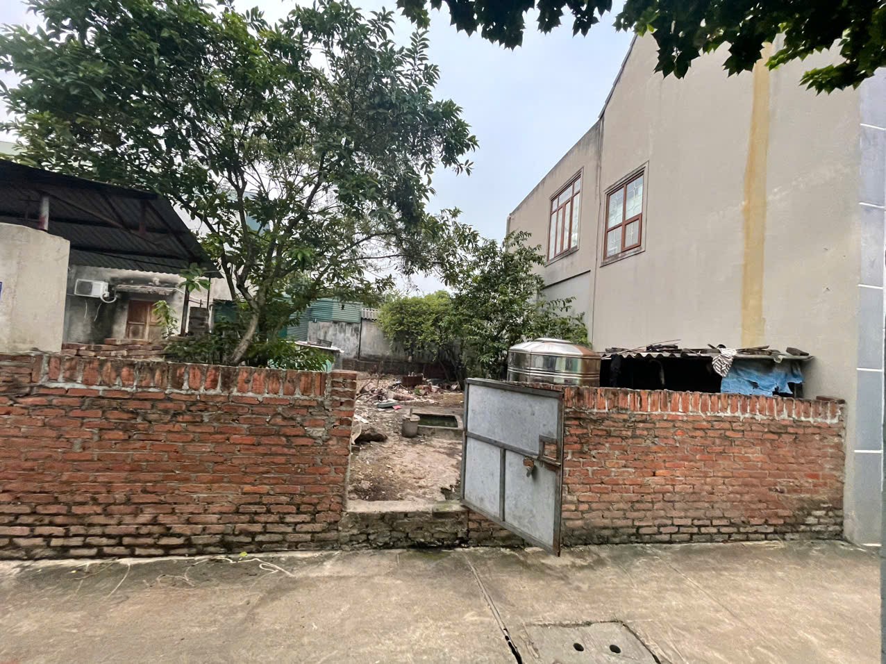 Siêu phẩm 120m đông lai