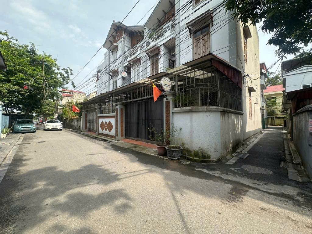 Siêu phẩm nhà 3 tầng thụy lâm