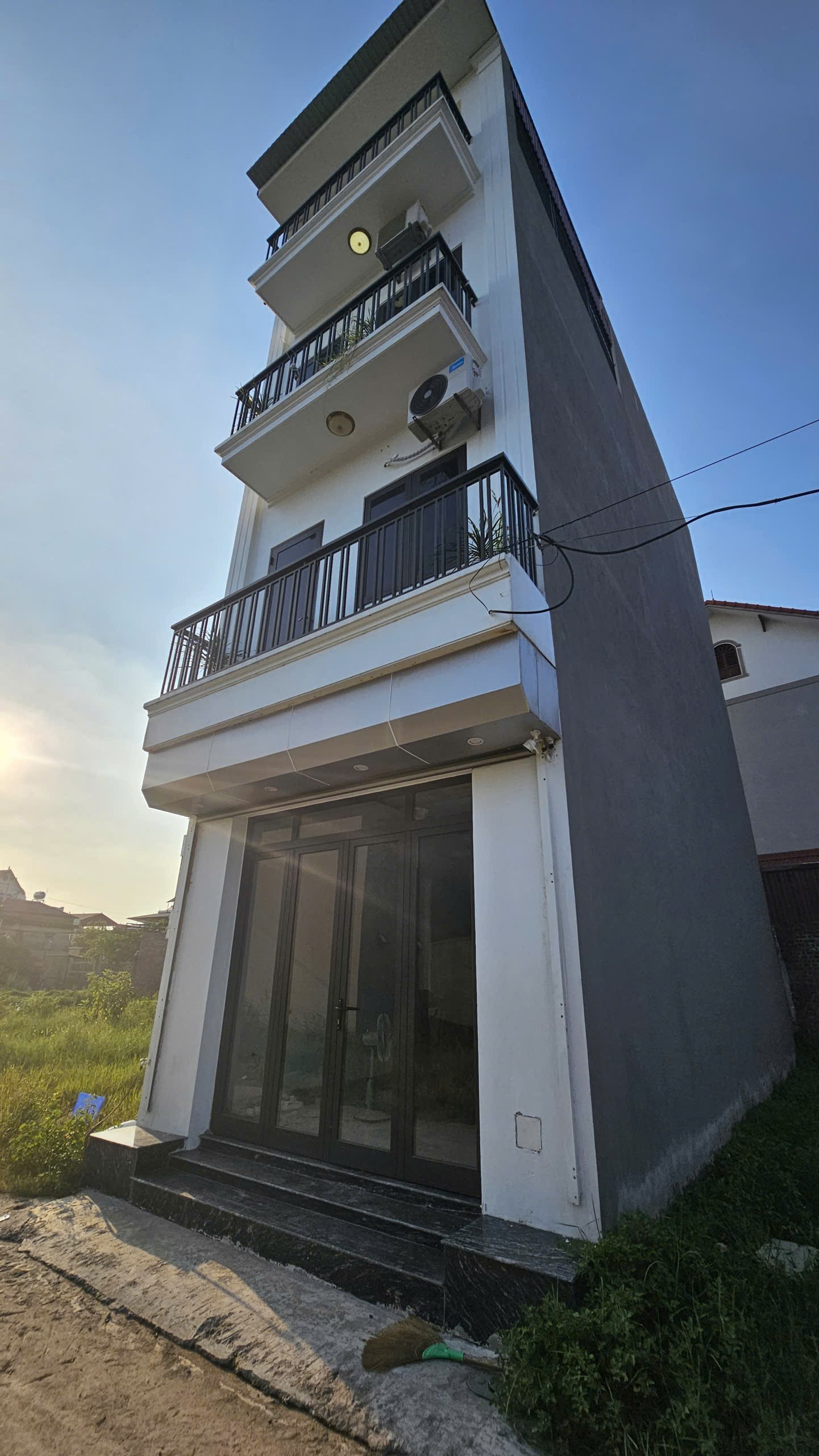 Bán nhà 4 tầng mới xây tại hương đình